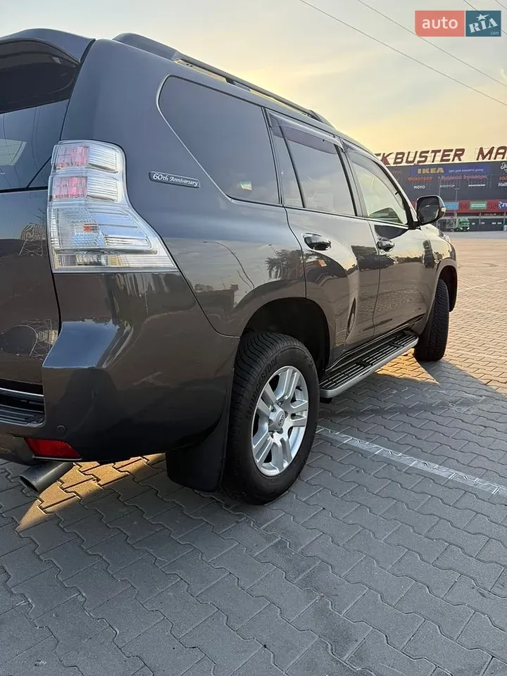 Toyota Land Cruiser Prado 2011 photo 5