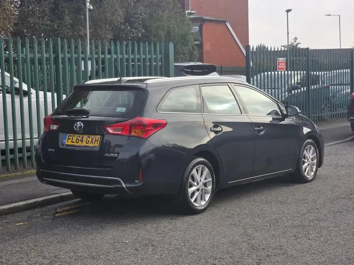 Toyota Auris 2014 photo 3