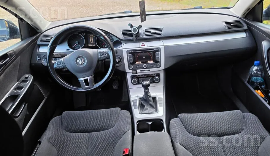 Volkswagen Passat 2010 photo 2