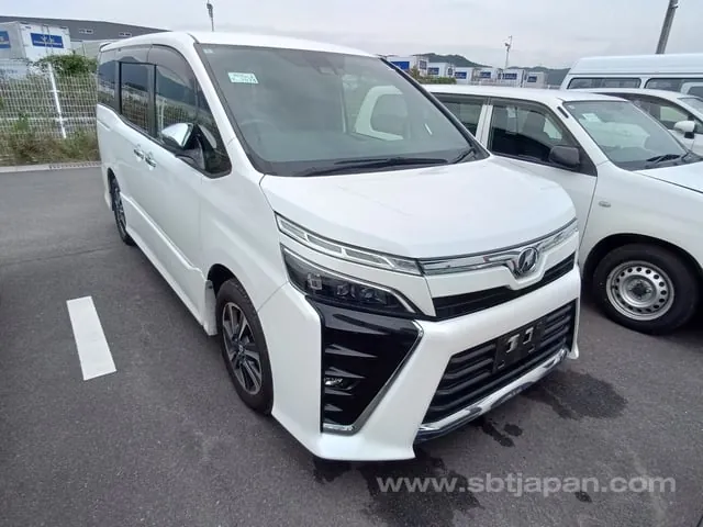 Toyota Voxy Zs