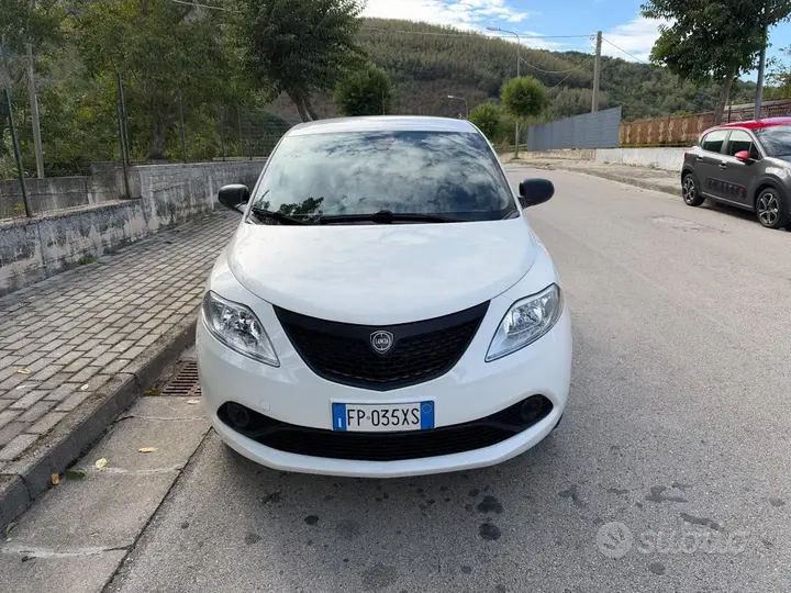Lancia Ypsilon 2018 photo 3