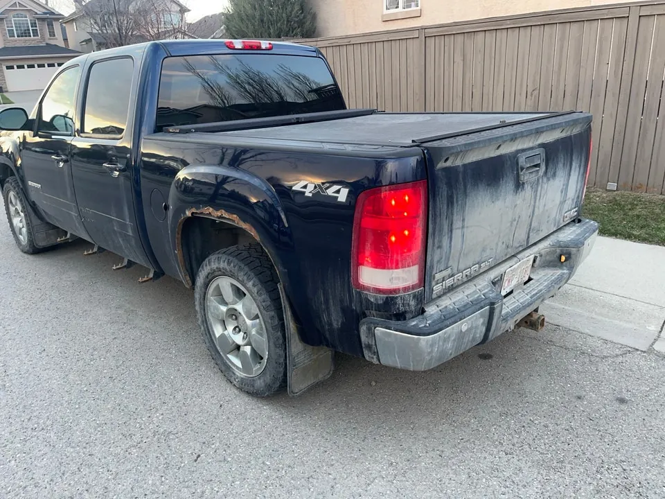 GMC Sierra 2011 photo 3