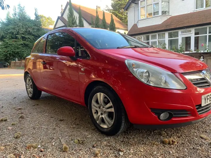 Vauxhall Corsa 2011 photo 3