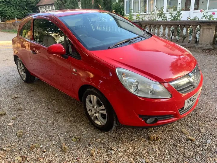 Vauxhall Corsa 2011 photo 4