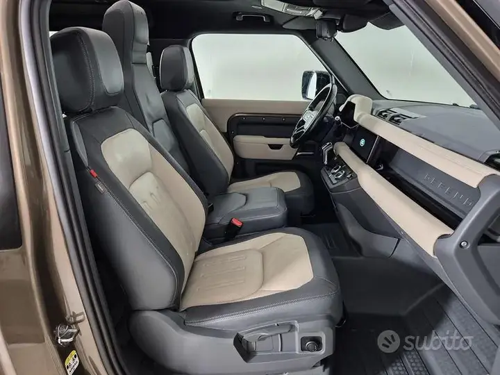 Land Rover Defender 2022 photo 3