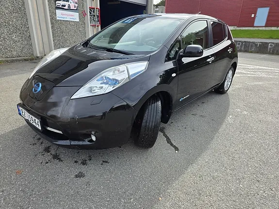 Nissan Leaf 2012 photo 2