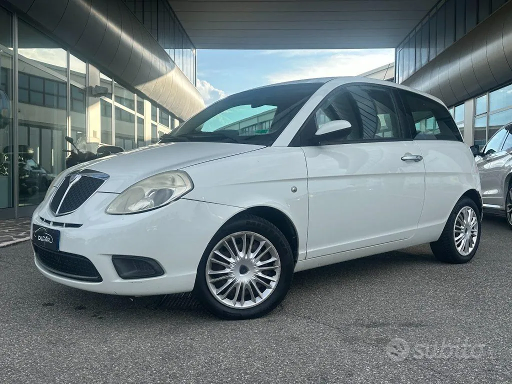 Lancia Ypsilon