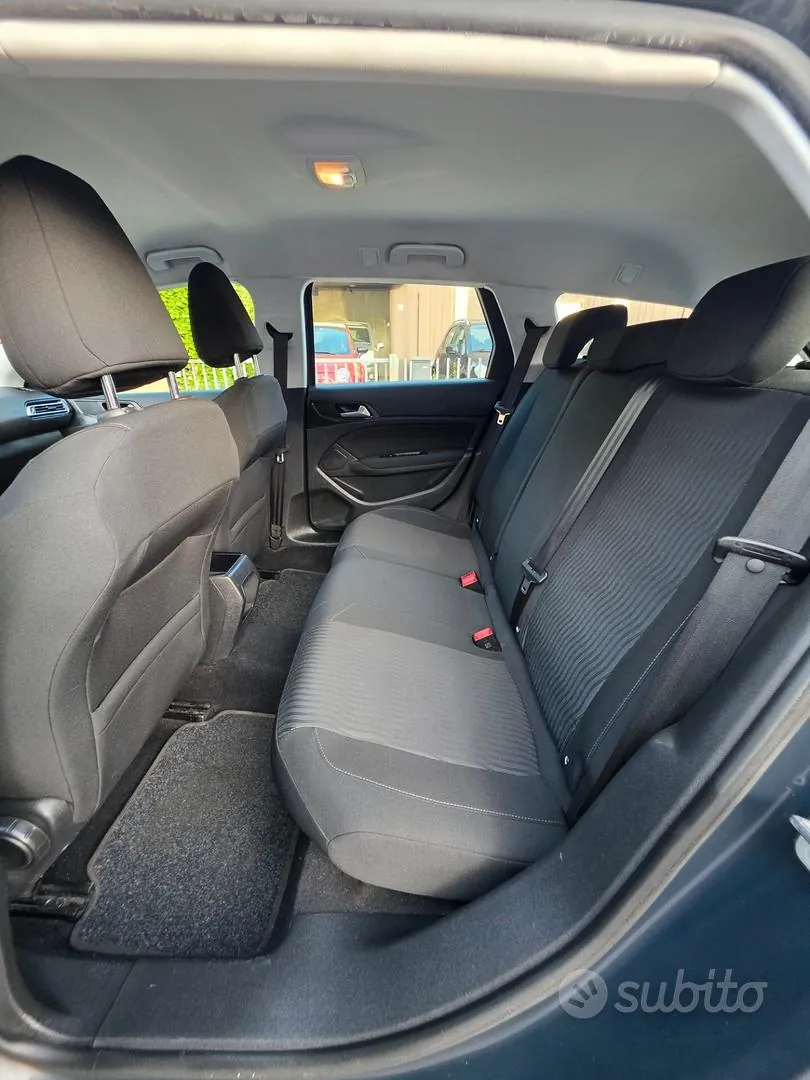Peugeot 308 2018 photo 5