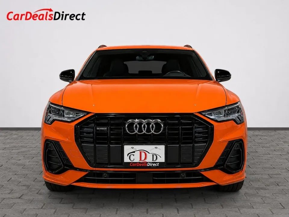 Audi Q3 2022 photo 2