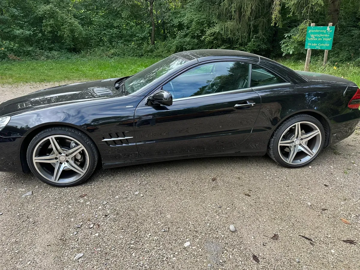 Mercedes-Benz Sl-Class 2010 photo 3