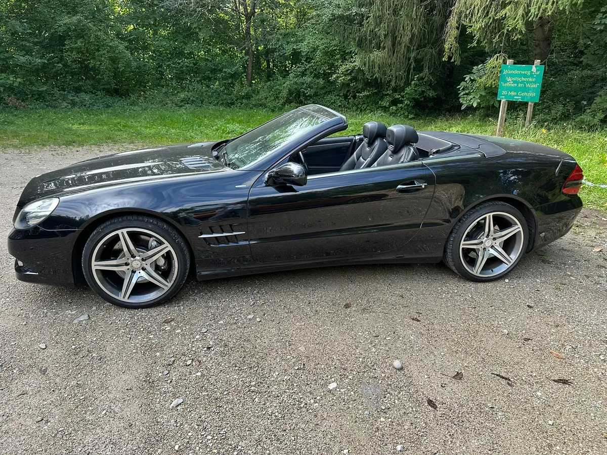 Mercedes-Benz Sl-Class 2010 photo 2