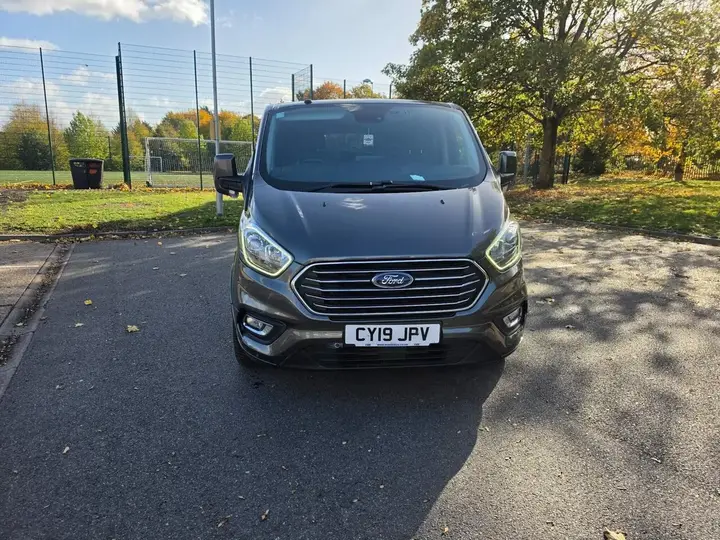 Ford Tourneo Custom 2019 photo 2