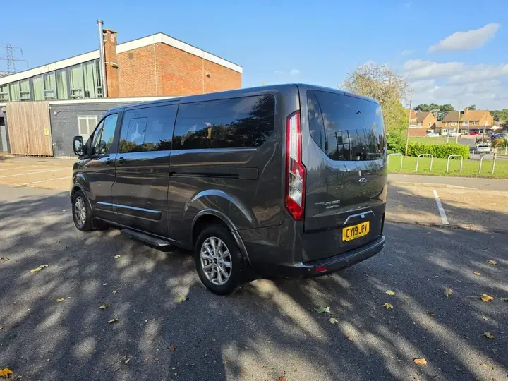 Ford Tourneo Custom 2019 photo 5