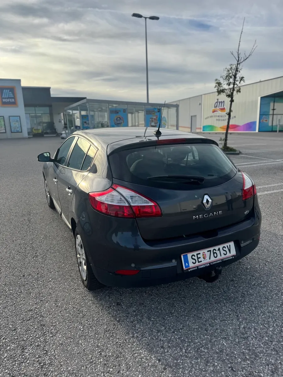 Renault Mégane 2010 photo 2