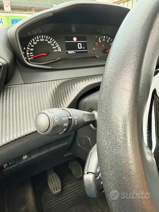 Peugeot 2008 2021 photo 5