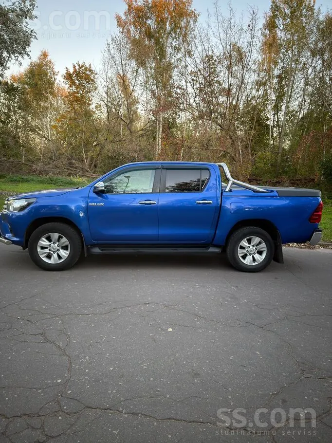 Toyota Hilux 2017 photo 2
