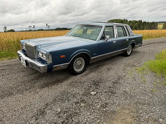 Lincoln Town Car