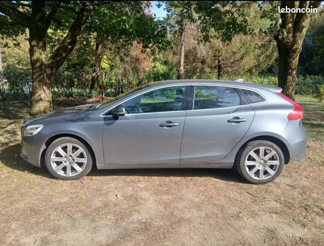 Volvo V40 2016 photo 2