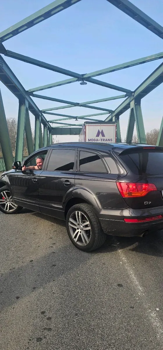 Audi Q7 2007 photo 2