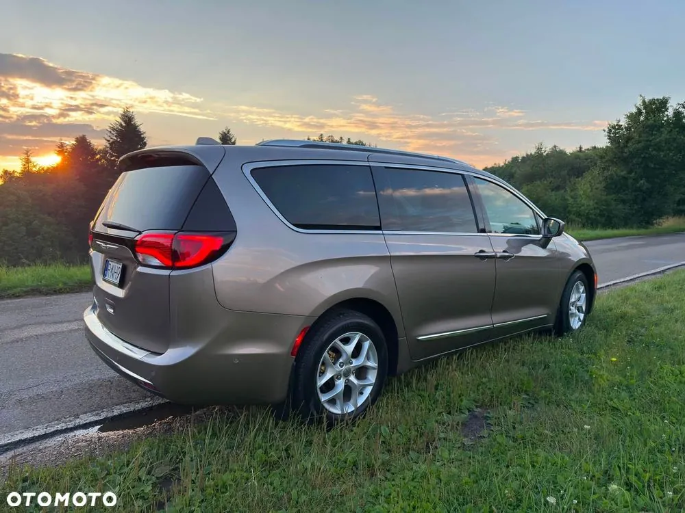 Chrysler Pacifica 2017 photo 5