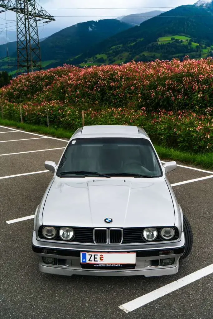 BMW 3Er-Reihe 320I 1989 photo 2