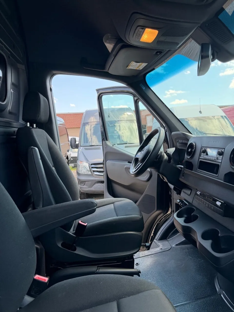 Mercedes-Benz Sprinter Van 2020 photo 4
