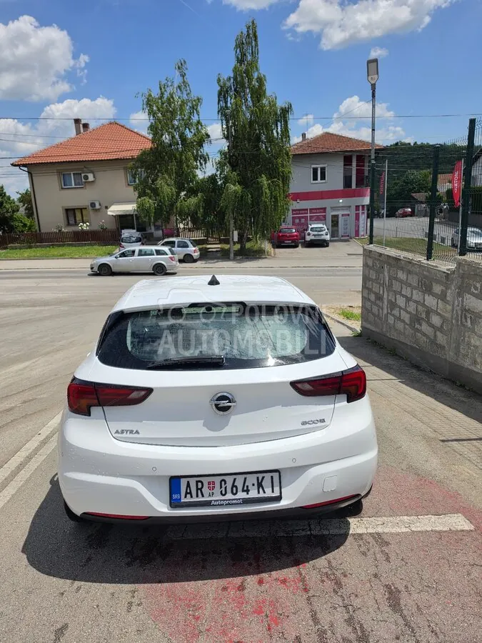 Opel Astra K 2016 photo 4