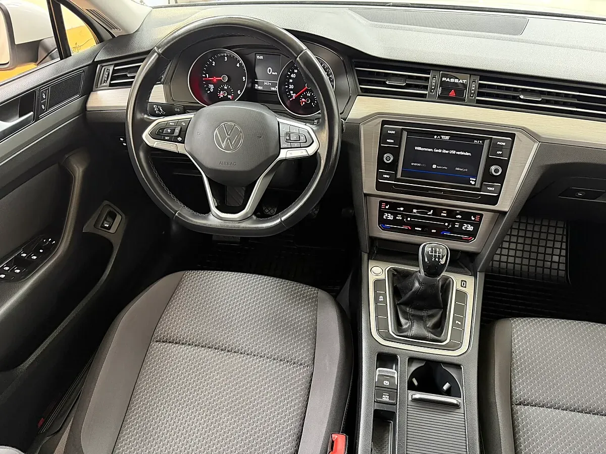 Volkswagen Passat 2020 photo 2