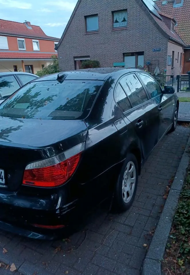 BMW 520I