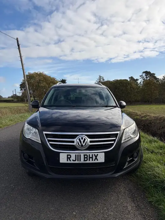 Volkswagen Tiguan 2011 photo 2