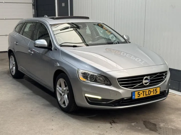 Volvo V60 2014 photo 3