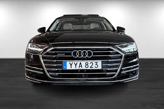 Audi A8 2018 photo 2