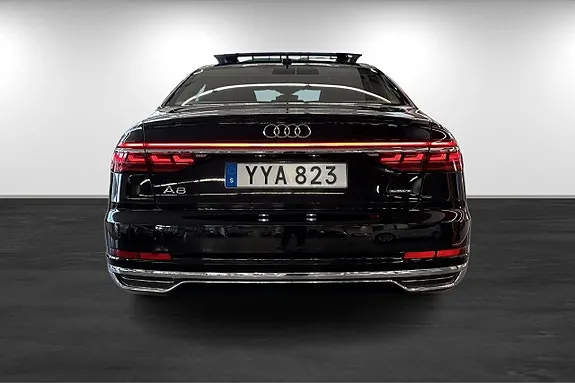 Audi A8 2018 photo 5