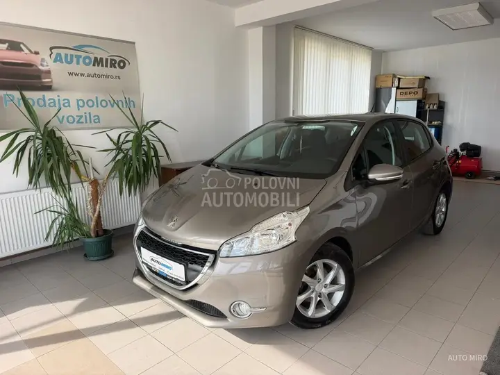 Peugeot 208 2012 photo 5