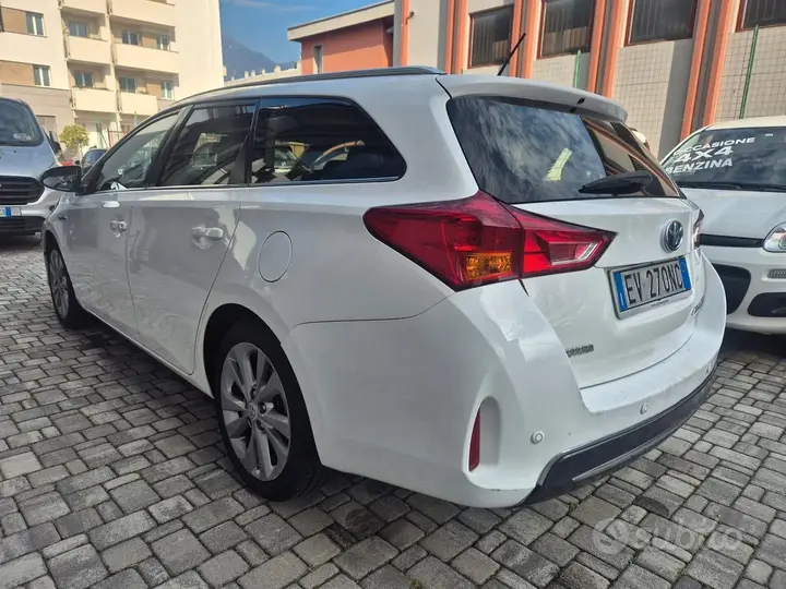 Toyota Auris 2014 photo 4