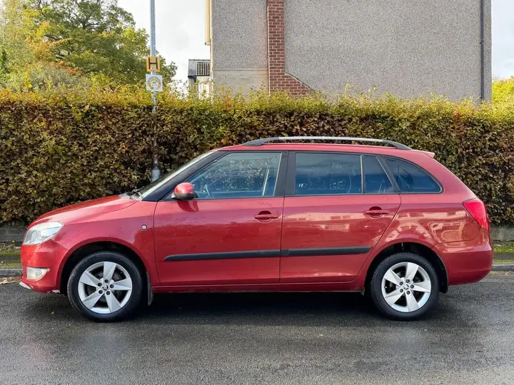 Skoda Fabia 2014 photo 2