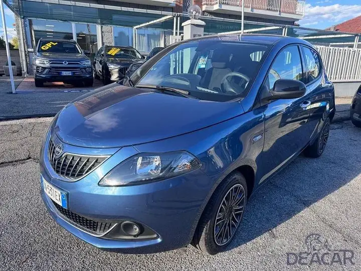 Lancia Ypsilon