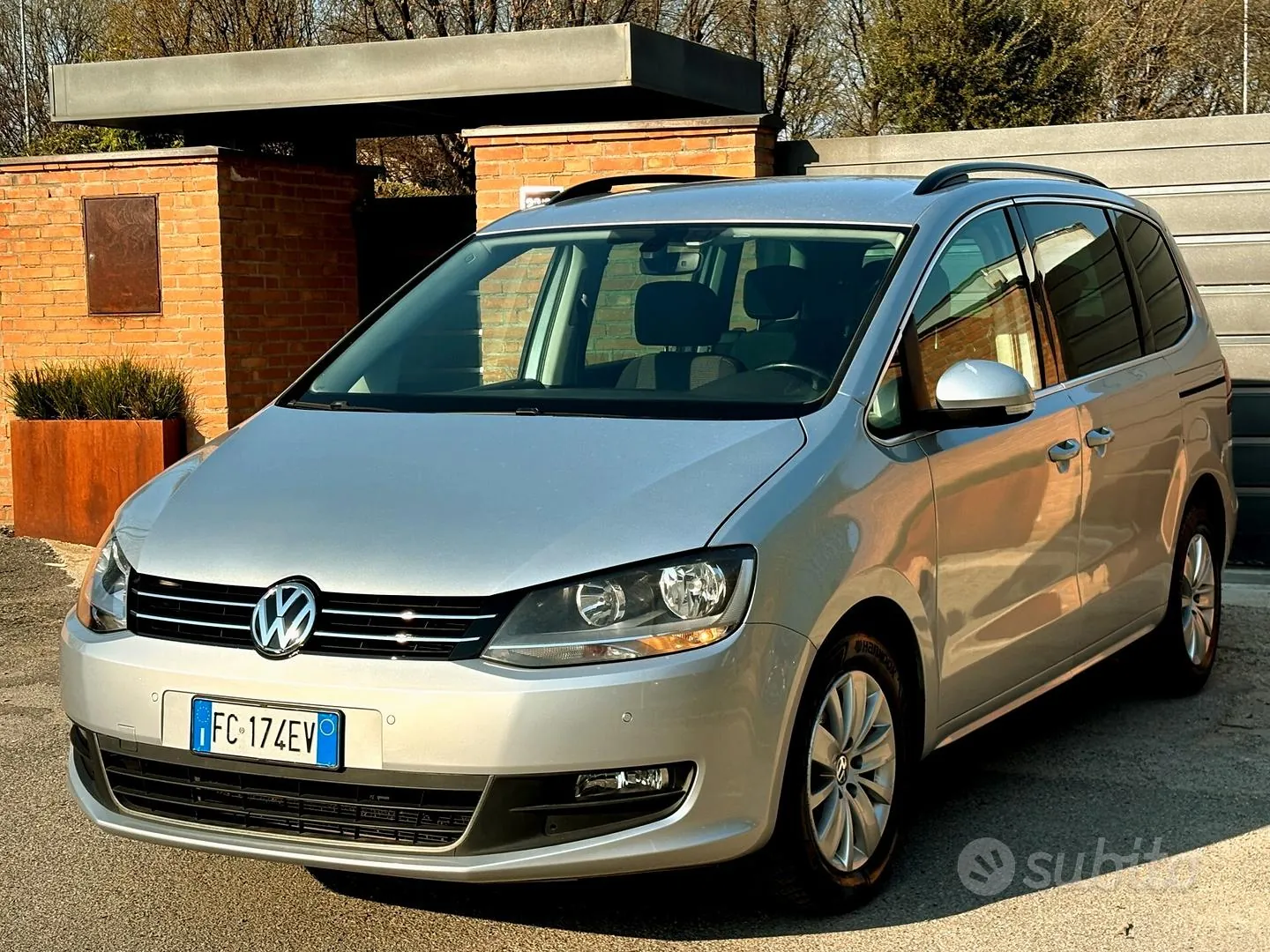 Volkswagen Sharan 2016 photo 2