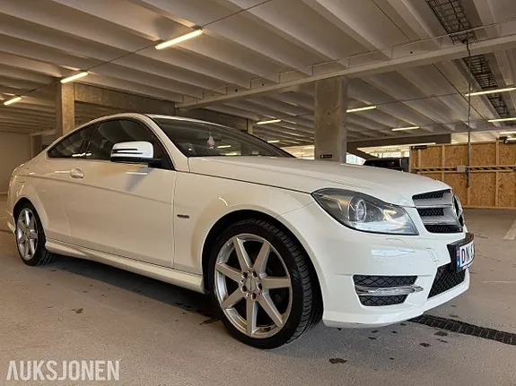 Mercedes-Benz C-Class 2012 photo 2
