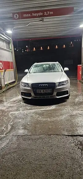 Audi A4 2009 photo 2