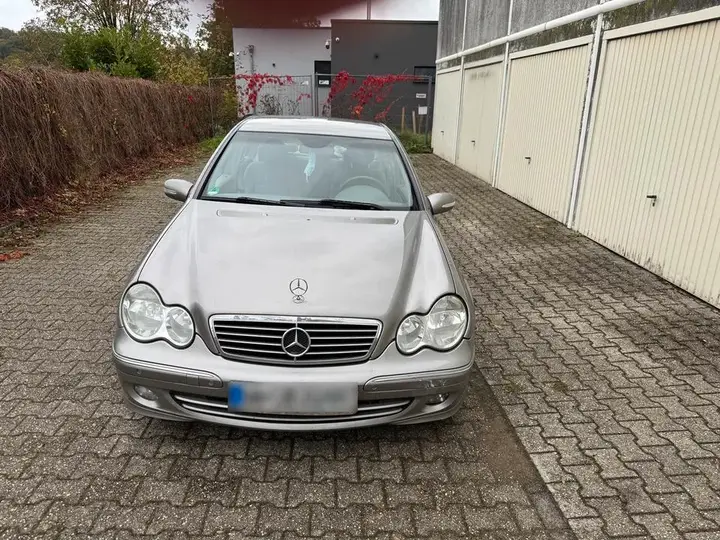 Mercedes-Benz C180