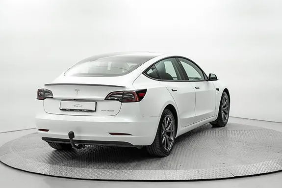 Tesla Model 3 2023 photo 5