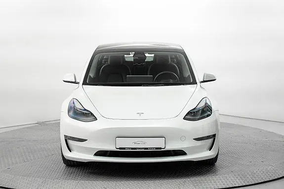 Tesla Model 3 2023 photo 3