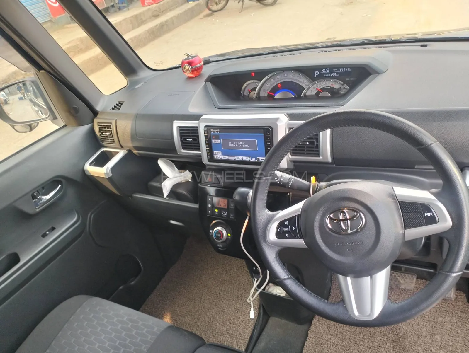 Toyota Pixis Mega