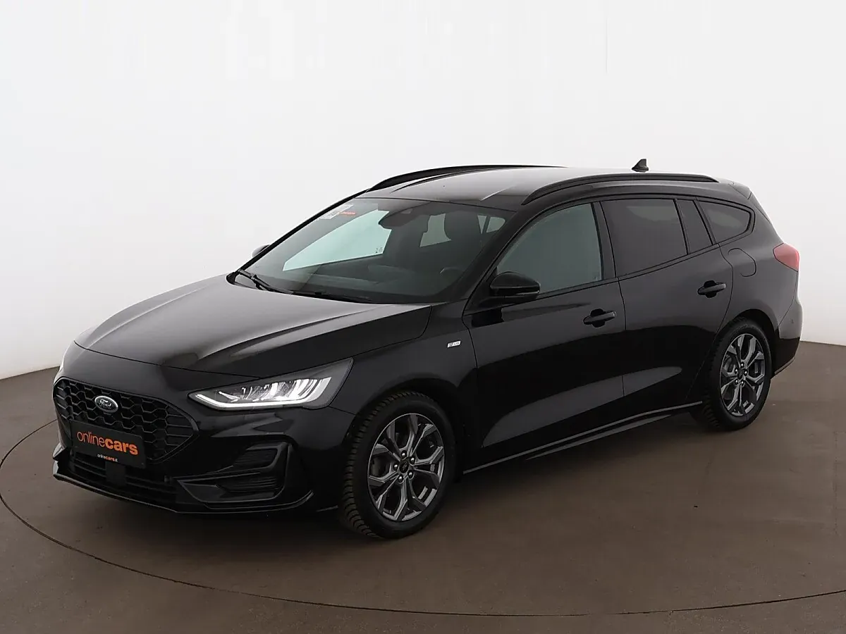 Ford Focus 2023 photo 2