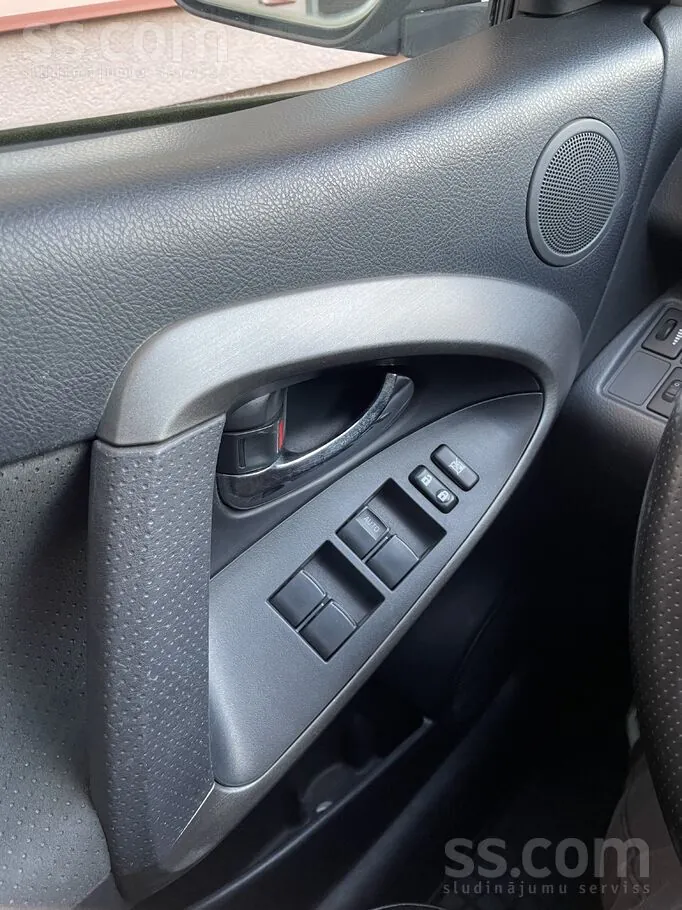 Toyota Rav4 2011 photo 5