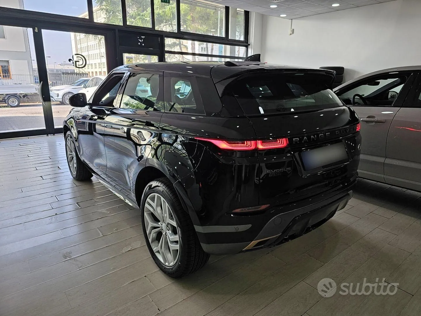 Land Rover Range Rover Evoque 2023 photo 5