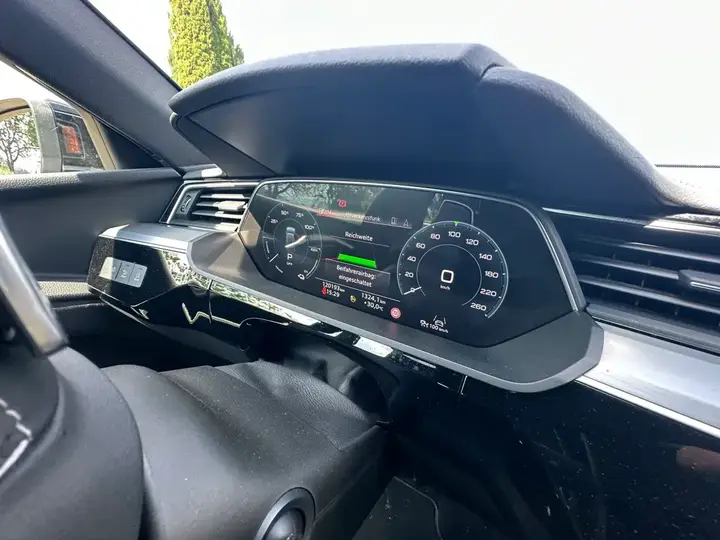 Audi E-Tron 2020 photo 2