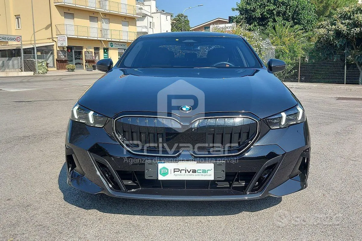 BMW 520D 2024 photo 2