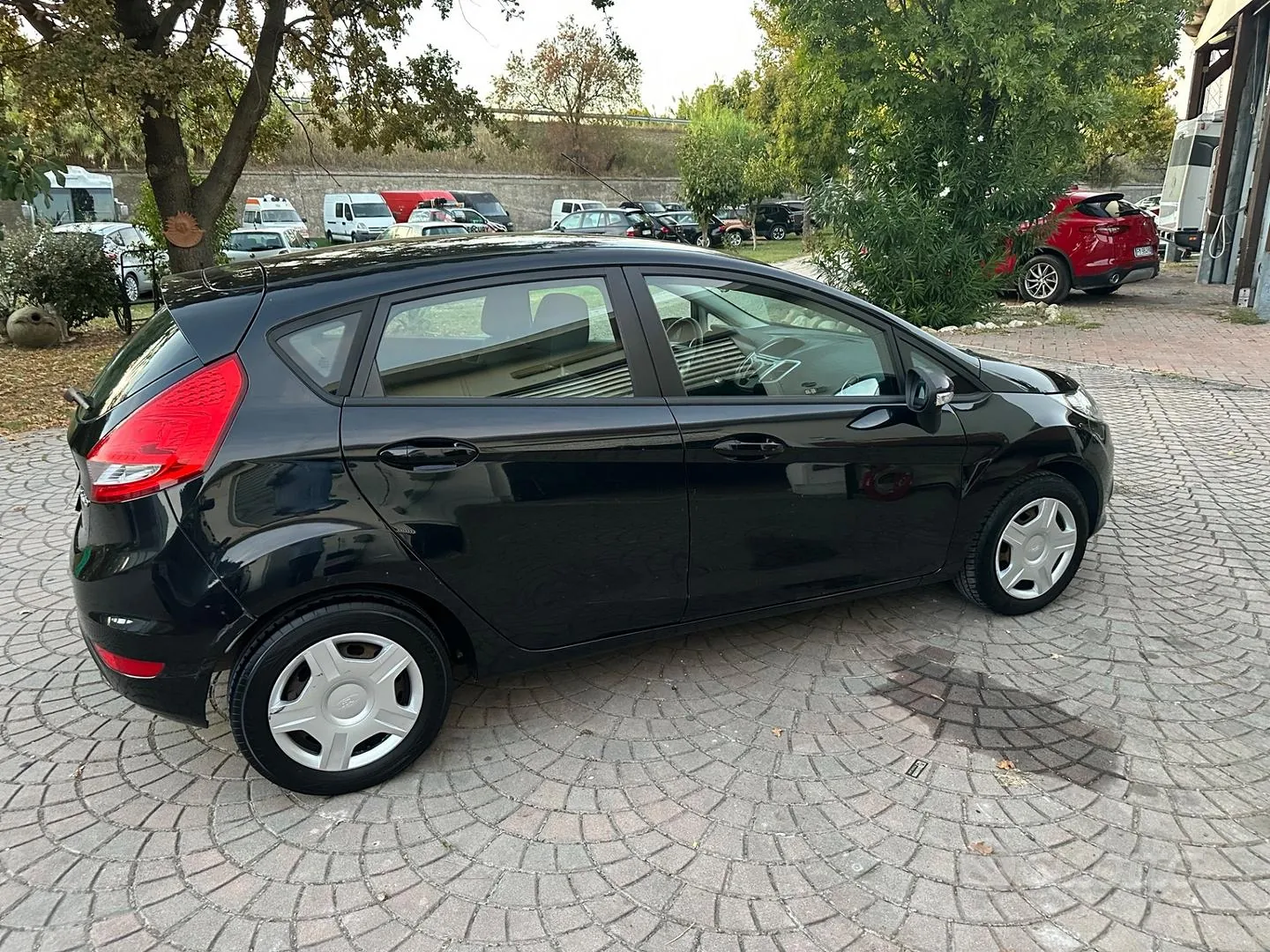 Ford Fiesta 2013 photo 2